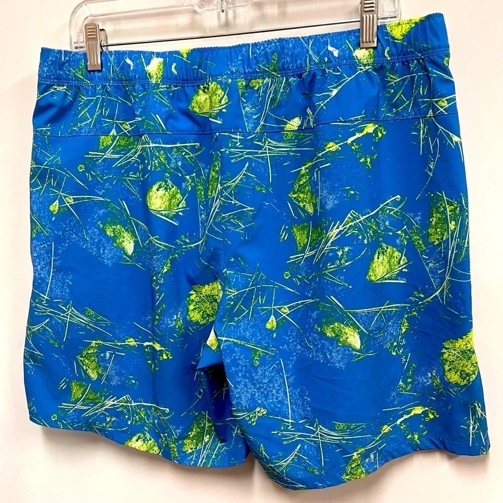 The North Face Men’s Board-shorts with zipper pocket size large